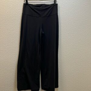 Athleta ELATION WIDE LEG PANT size large in black